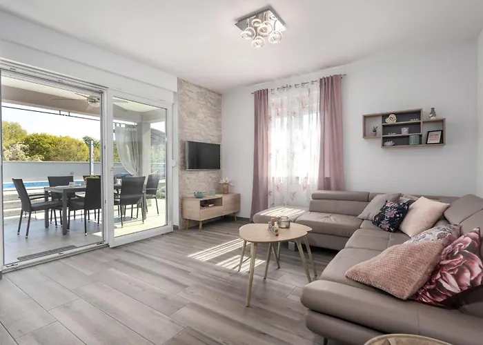 3 Bedroom In Kapovci بيت للعطل