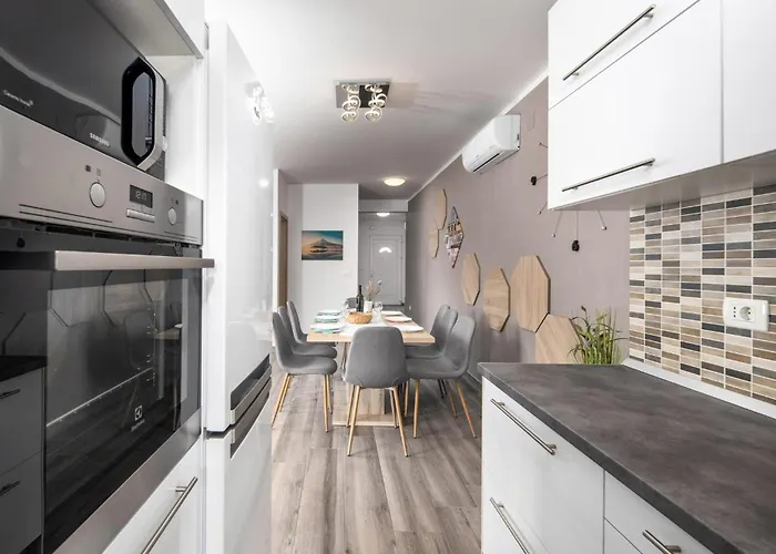 3 Bedroom In Kapovci بيت للعطل