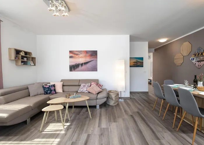 3 Bedroom In Kapovci بيت للعطل *