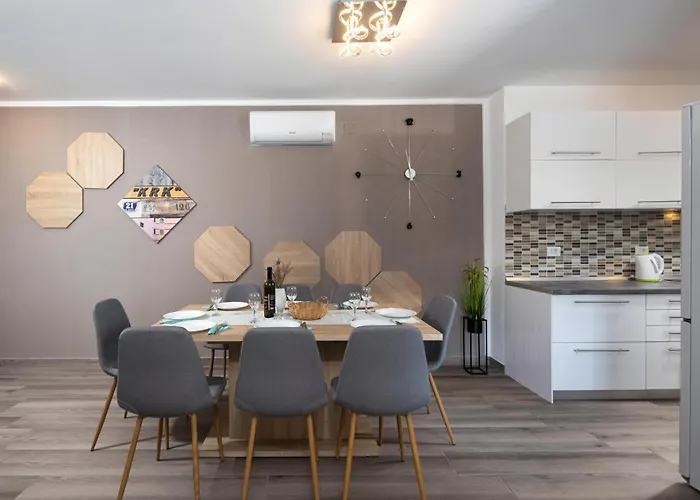 3 Bedroom In Kapovci بيت للعطل