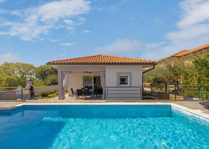 3 Bedroom In Kapovci بيت للعطل *