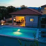 Lovely In Kapovci Ferienhaus Brusici