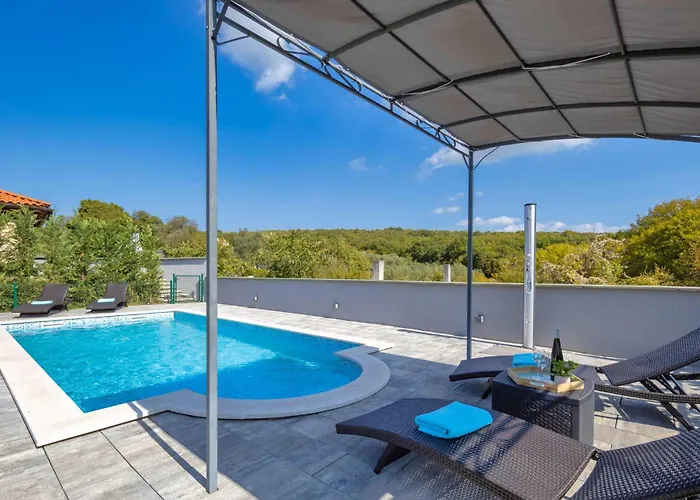 Prázdninový dům 3 Bedroom In Kapovci Brusici